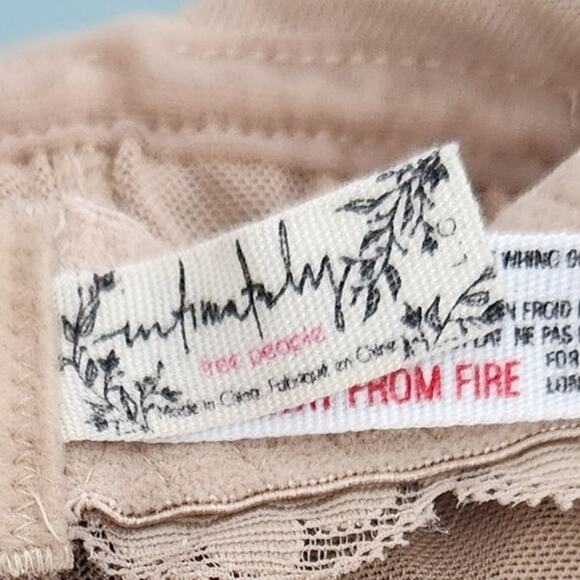 Free People Intimately Lace Halter Bralette  Size Large - Picture 2 of 8